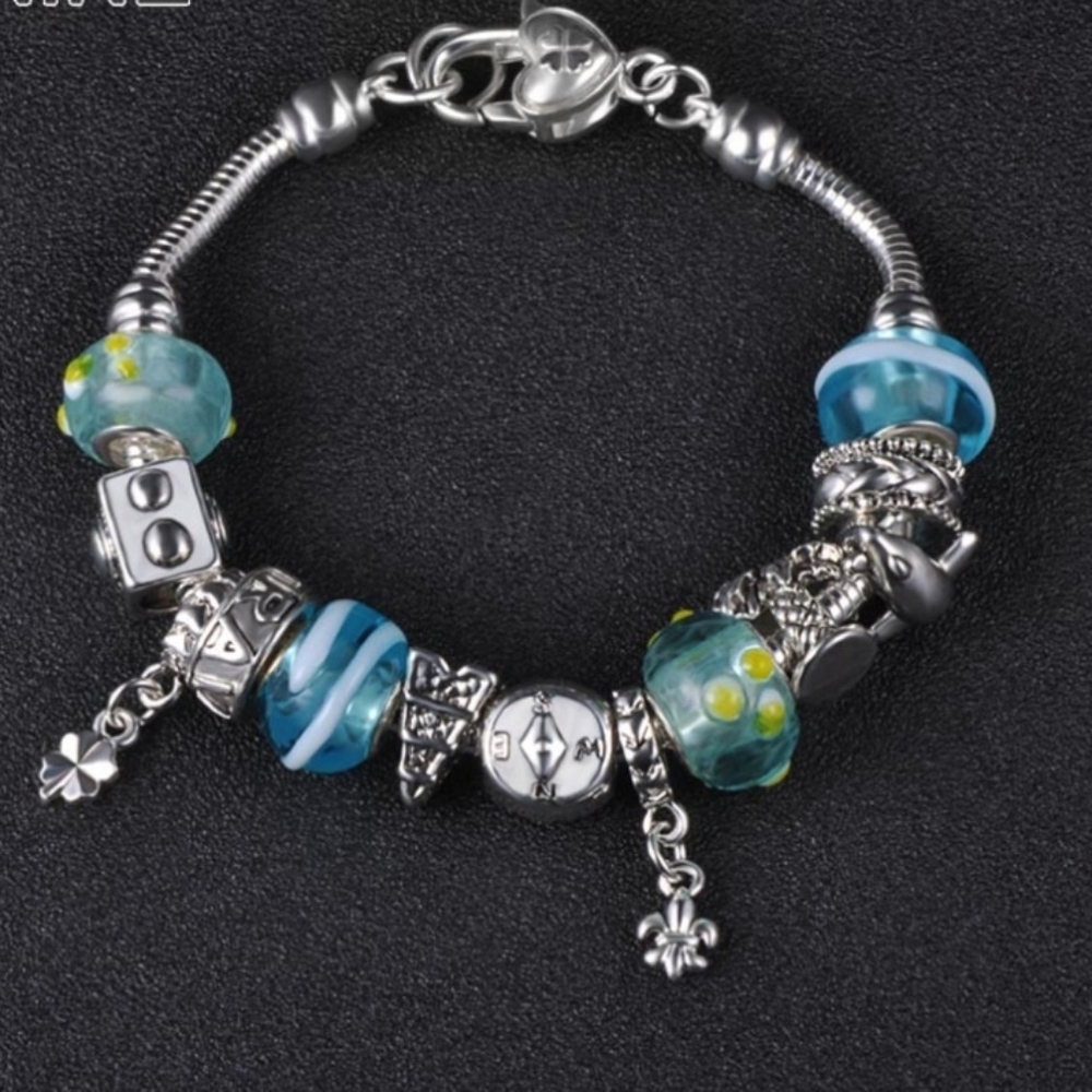 💚 Mint green 💚Charm bracelet with all the char